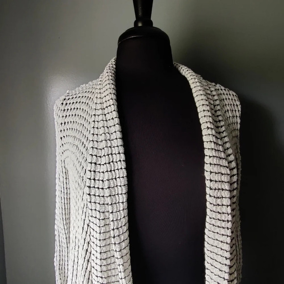 *NWT* Anthropologie Mauve Black and White Bubble Cardigan - Picture 2 of 6